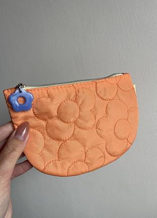 Косметичка-пенал ipsy flower zip — апельсинова з фіолетовою підкладкою