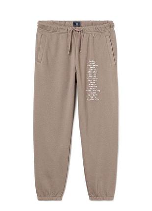 Спортивные штаны