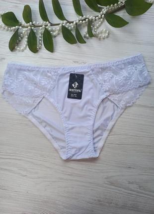 Трусики гладкие декорированы кружевом 867