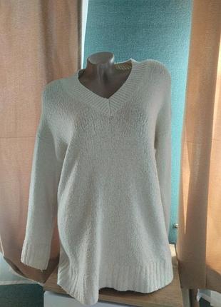 Свитер женский молочного цвета реглан вязаный