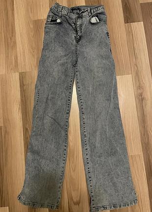 Весняні зручні джинси