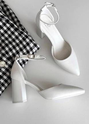 Босоніжки літні