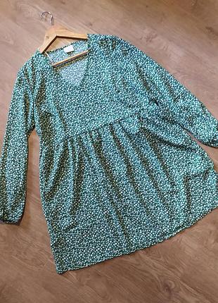 Яскраве плаття міді