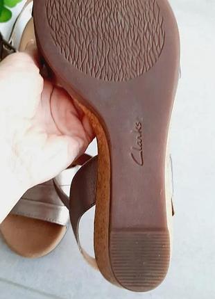 Кожаные босоножки clarks6 фото