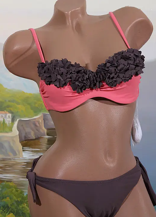 Роздільний купальник з рюшами polovi s коричнево-кораловий