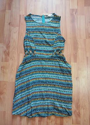 Нежное платье с открытой талией