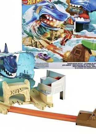Ігровий набір hot wheels city shark beach battle .