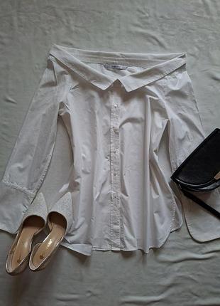 Белая рубашка с открытыми плечами