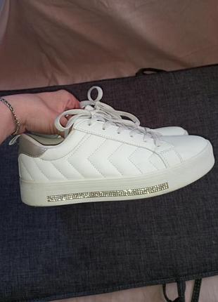 Белие кеди кросси с стразами