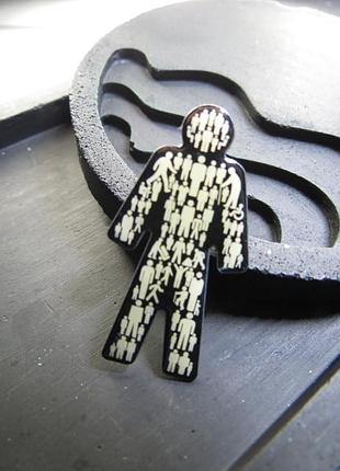 Брошь значёк человечек