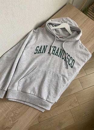 Серое худи с капюшоном