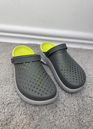 Новинка чоловічі крокси crocs inmotion grey/light green
