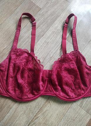 Шикарний мереживний бюстгальтер