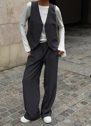 Костюм жіночий