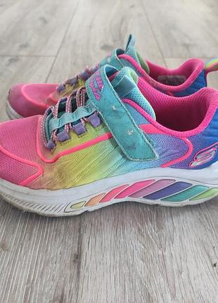 Кроссовки для девочки фирмы skechers