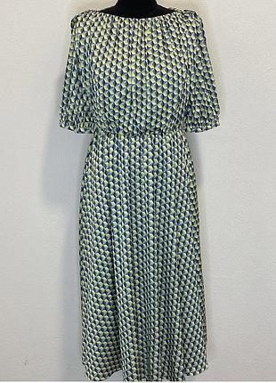 Сукня жіноча