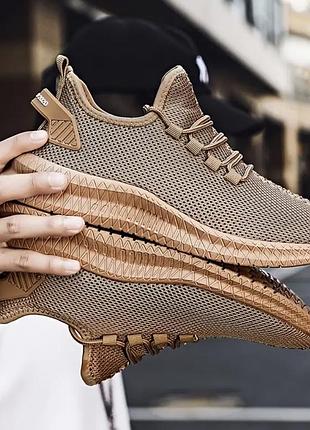 Бежевые кроссовки с сеточкой — размер 39 (стелька 25 см)