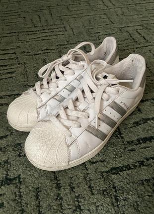 Кросівки жіночі adidas superstar 37,5