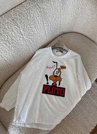 Жіночий білий оверсайз лонгслів з принтом