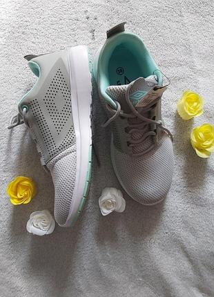 Кроссовки женские umbro размер 38 свет серые/бирюзовые