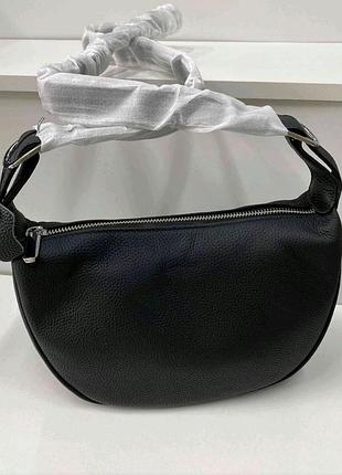 Сумка-багет кожаная черная на длинной ручке