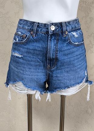 Джинсові шорти stradivarius  з розривами.