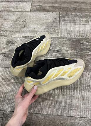 Кроссовки yeezy 700 оригинал