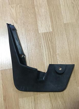 Передній лівий бризковик dacia logan