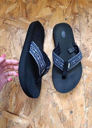 Шльопанці вєтнамки ветнамки teva