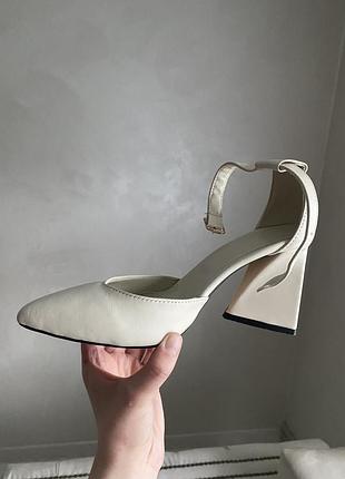 Шикарні туфлі