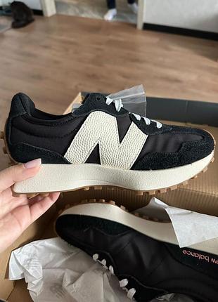 Кросівки жіночі new balance 327 (оригінал)  , розмір eu 36.5 (23см)