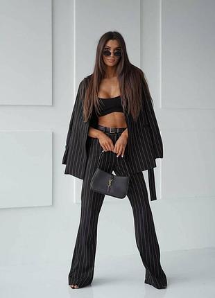 Жіночий костюм