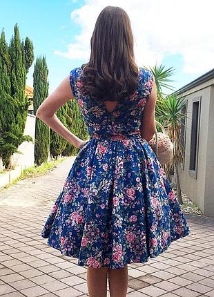 Яркое платье в цветы винтаж голубое в розовые цветы тюльпан xs s dolly &amp; dotty