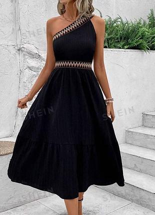 Платье на одно плечо