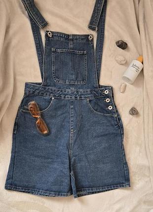 Женский джинсовый комбинезон с шортами boohoo u9 10 eur 38 us6 
темно-голубой 
б/в идеальное состояние
