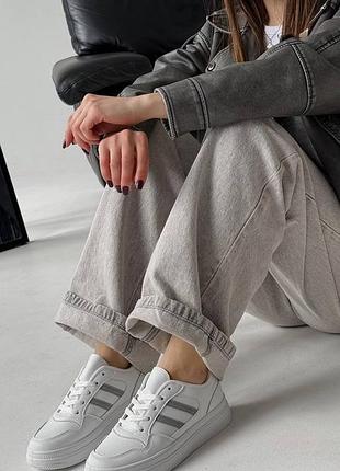 Кроссовки женские