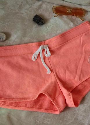 Новые женские шорты gilly hicks 
яркие, короткие, новые 
размер l 
летние