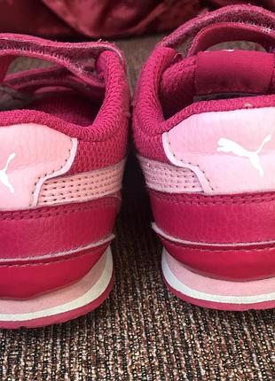 Яскраві кросівки для дівчинки puma 5