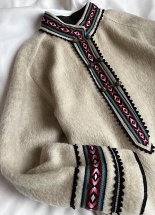 Ексклюзивний жакетик в етно стилі