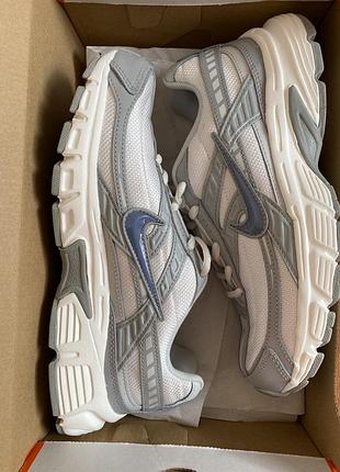 Кросівки nike wmns initiator hq1511-121 р.40 біло-сірі