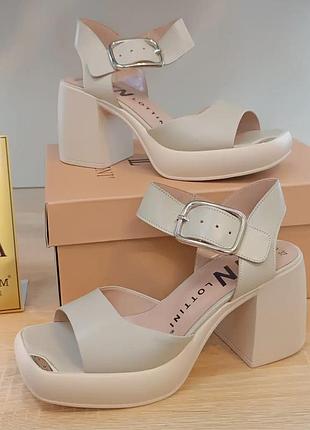 Босоножки женские lottini