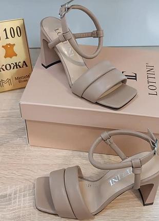 Босоножки женские lottini