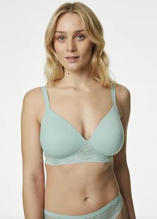 Бюстгальтер на косточках на тонком поролоне. marks spencer