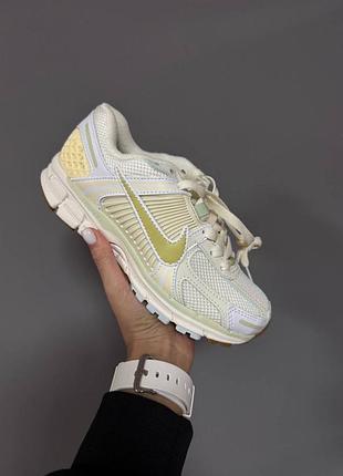 Жіночі кросівки nike zoom vomero 5 white / lemon premium