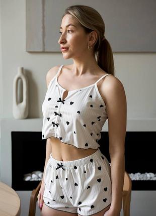 Жіночий дуже гарний комплект піжами гарно сидить на тілі приємний якісний матеріал