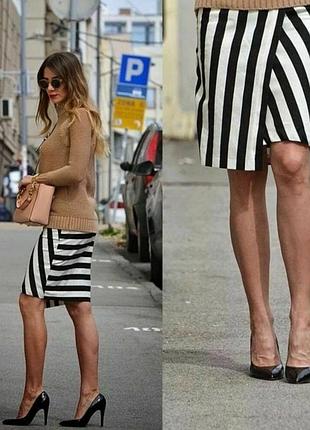Юбка юбка zara прямого силуэта с запахом, миди, в полоску, черно - белая, асимметричный низ