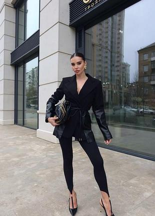 Черные эластичные леггинсы с высокой посадкой со штрипками через палец