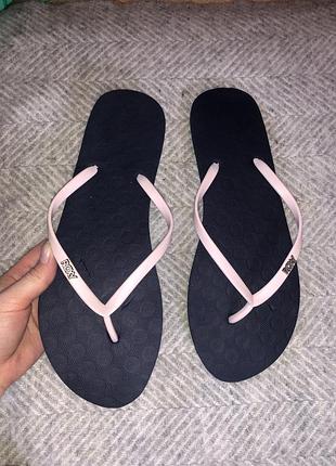 В’єтнамки roxy в’ятнамки шльопки шльопанці шлёпки шлёпанцы вьетнамки вьятнамки