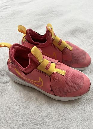 Кросівки фірми nike 35 розміри по устілці 22 см.