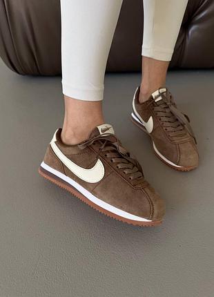 Кросівки унісекс nike cortez brown suede